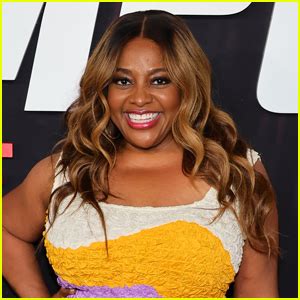 Sherri Shepherd, 56, reveals she got a breast reduction over。